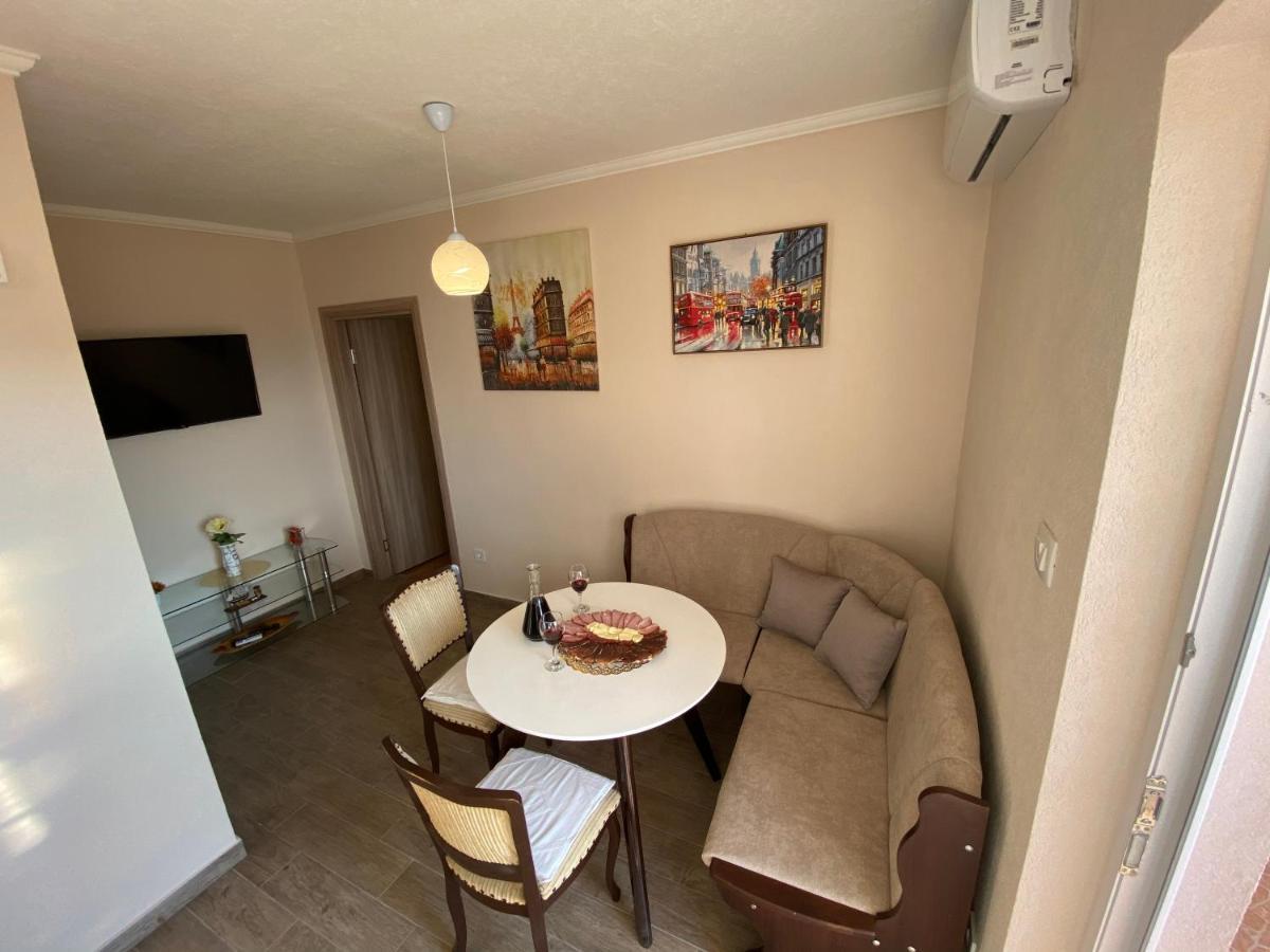 Apartment Lorena Kotor Eksteriør bilde
